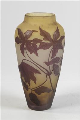 Vase mit Clematisranken und -blüten, Emile Gallé, Nancy, um 1920 - Jugendstil and 20th Century Arts and Crafts