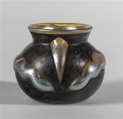 Vase, Johann Lötz Witwe, Klostermühle, Metallmontierung: Pergamon, München, um 1904-09 - Jugendstil u. Kunsthandwerk d. 20. Jahrhunderts