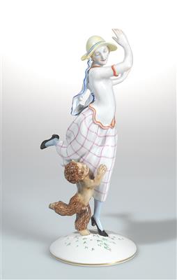 Carl Schwetz, Frau mit Hut und kleinem Faun, Modellnummer: 1533, Modelljahr: um 1925, - Jugendstil e arte applicata del XX secolo