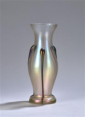 Irisierende Vase mit Tropfenauflagen, Böhmen, um 1900 - Jugendstil e arte applicata del XX secolo