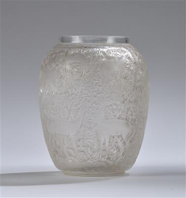 Vase "Biches", René Lalique, Wingen-sur-Moder, Entwurf: 7. Juni 1932 - Kleinode des Jugendstils und angewandte Kunst des 20. Jahrhunderts