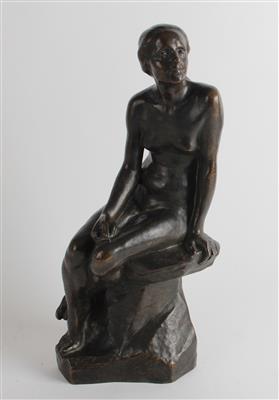 Sitzende Frauenfigur auf einem Felsen, Brüssel, 1912 - Jugendstil e arte applicata del XX secolo