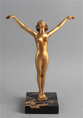 Frauenfigur aus Bronze mit emporgehobenen Armen, Entwurf: um 1900/1920 - Kleinode des Jugendstils und angewandte Kunst des 20. Jahrhunderts