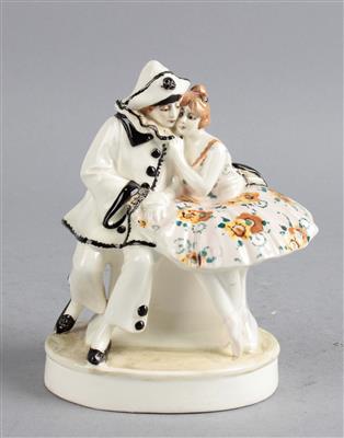 Lesca, Gruppe: "Pierrot und Pierrette" (auf einer Bank sitzend, mit Ovalsockel), Entwurf: ca. 1910/12, Ausführung: Wiener Manufaktur Friedrich Goldscheider, 1922-25 - Secese a umění 20. století