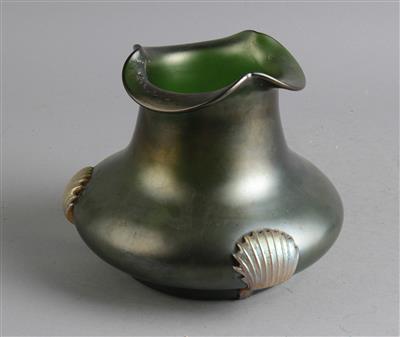 Vase mit Muscheln, wohl Wilhelm Kralik Sohn, Eleonorenhain, Form und Dekor, um 1900-1910 - Jugendstil e arte applicata del XX secolo