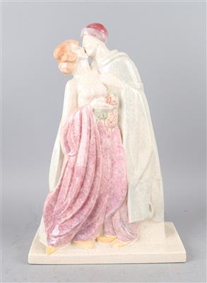 Art Déco Keramik: stehendes sich küssendes Paar, Edition Kaza, Frankreich - Kleinode des Jugendstils und angewandte Kunst des 20. Jahrhunderts