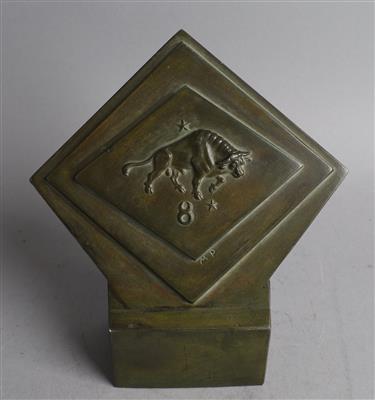 Bronzerelief: Sternzeichen eines Stiers, wohl Michael Powolny - Secese a umění 20. století