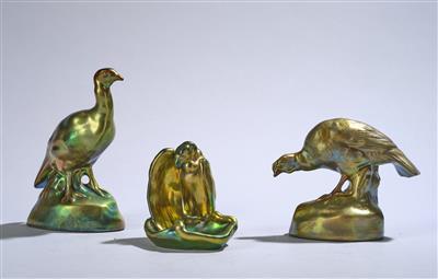 Truthahn mit Pute sowie eine kleine Schale mit Papagei, Zsolnay, Pécs - Secese a umění 20. století