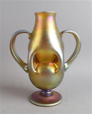 Vase im Stil von Louis Comfort Tiffany, nach einem Entwurf von 1900 - Jugendstil e arte applicata del XX secolo