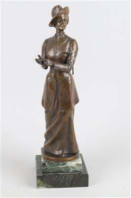 Artur Immanuel Löwental (Österreich, 1879-1964), elegante Dame im Reitkostüm, um 1920 - Kleinode des Jugendstils und angewandte Kunst des 20. Jahrhunderts