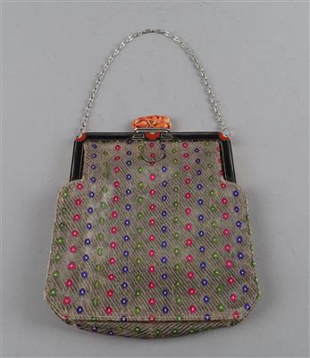 Kleine silberne Abendtasche im Art Déco Stil, um 1925 - Kleinode des Jugendstils und angewandte Kunst des 20. Jahrhunderts