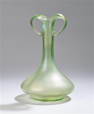 Robert Holubetz, Vase, Johann Lötz Witwe, Klostermühle, für E. Bakalowits Söhne, Wien, 1900 - Kleinode des Jugendstils und angewandte Kunst des 20. Jahrhunderts