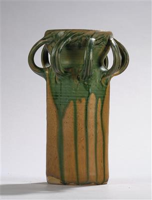 Vase mit gedrehten Henkeln, Österreich, um 1920 - Kleinode des Jugendstils und angewandte Kunst des 20. Jahrhunderts