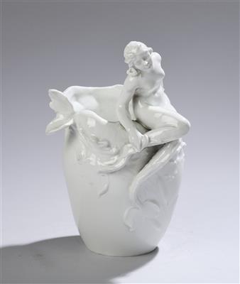 Ludwig Tischler, Vase mit Meerjungfrau, Modellnummer: 692, Entwurf: um 1899, Ausführung: Königliche Porzellan-Manufaktur Nymphenburg - Secese a umění 20. století