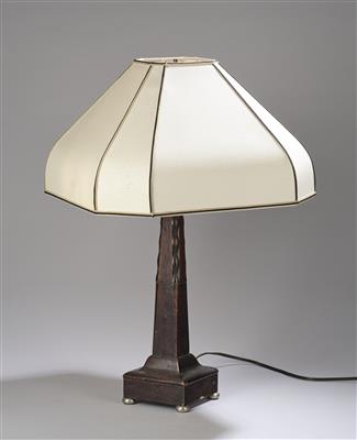 Tisch- bzw. Kaminlampe mit gedrechseltem Lampenfuß, um 1900/20 - Kleinode des Jugendstils & Angewandte Kunst des 20. Jahrhunderts