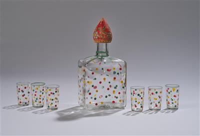 Flasche mit Holzstöpsel und sechs kleinen Schnapsgläsern mit emailliertem Punktdekor, um 1930 - Secese a umění 20. století