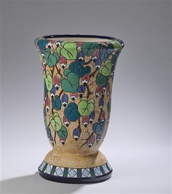 Hohe Vase mit Floraldekor aus der Campina Serie, Riessner, Stellmacher  &  Kessel, Thurn, Czechoslovakia, um 1918-38 - Secese a umění 20. století
