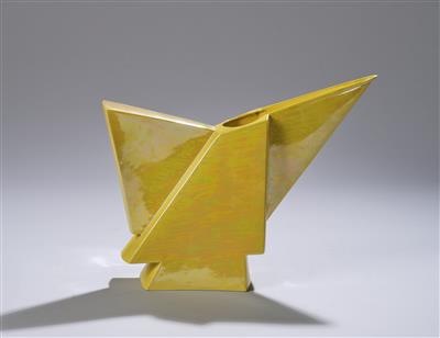Ingrid Smolle, Objekt in Form einer Kanne in konstruktivistischem Stil, Wien, um 2000-2020 - Kleinode des Jugendstils & Angewandte Kunst des 20. Jahrhunderts