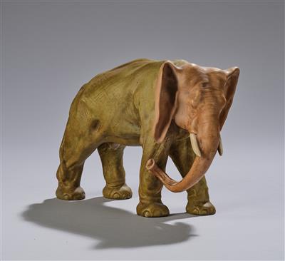 Elefant, wohl Amphora Austria, Czechoslovakia - Jugendstil e arte applicata del XX secolo