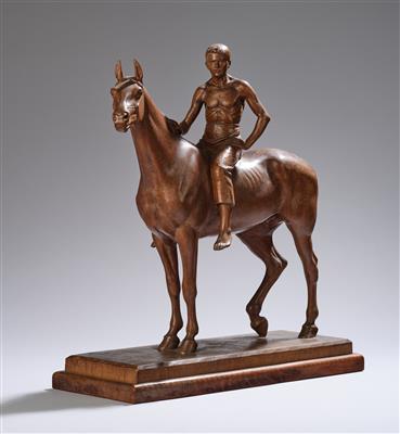 Holzgruppe: Jockey auf einem Pferd, Entwurf: um 1920 - Kleinode des Jugendstils und angewandte Kunst des 20. Jahrhunderts