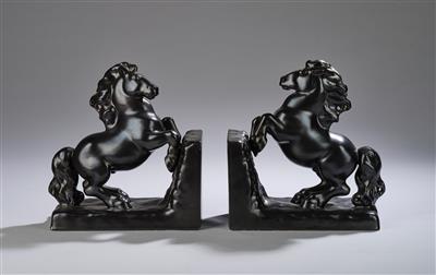 Michael Powolny, Paar Buchstützen mit Pferden, Modell: um 1910, spätere Ausführung der Gmundner Keramik - Secese a umění 20. století