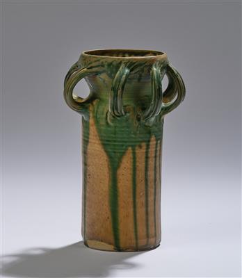 Vase mit gedrehten Henkeln, Österreich, um 1920 - Secese a umění 20. století