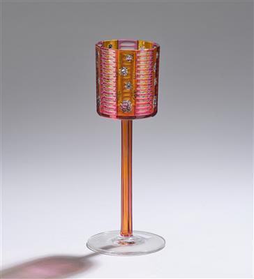 Weinglas mit floralen Dekorelementen, Entwurf: um 1910 - Jugendstil e arte applicata del XX secolo