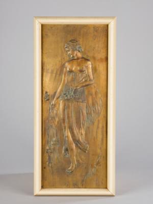 Messingrelief einer Frauenfigur mit Rosen - Secese a umění 20. století