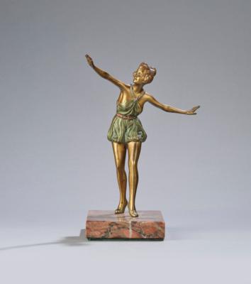 A bronze figure of a female dancer in a green dress, in the manner of Bruno Zach, c. 1920/30 - Jugendstil e arte applicata del XX secolo