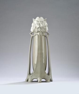 Carl Klimt (1876-1945), Vase mit plastischem Kleeblattdekor, Majolikafabrik Bernhard Bloch, Eichwald, um 1900/10 - Kleinode des Jugendstils & Angewandte Kunst des 21. Jahrhunderts