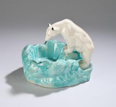 A polar bear near a watering place (visiting card tray), Ditmar Urbach AG, Teplitz - Jugendstil e arte applicata del XX secolo