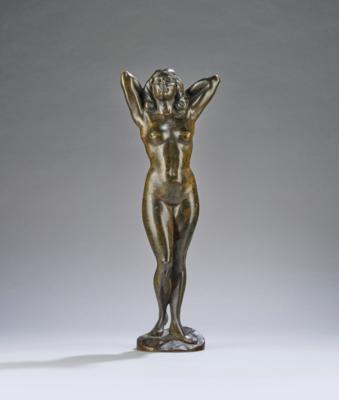 Gyula (Julius) Maugsch (Hungary, 1882-1946), a standing female nude made of bronze, designed in around 1920 - Jugendstil e arte applicata del XX secolo