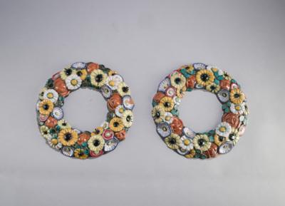 Michael Powolny, two floral wreaths, WK model number: 146, Wiener Keramik (one wreath without workshop signet), c. 1907-12 - Jugendstil e arte applicata del XX secolo