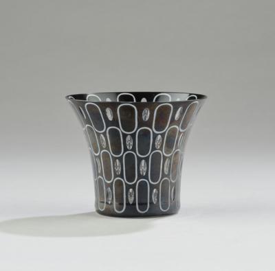 Robert Balluch, a vase with black enamel decor, J. & L. Lobmeyr, designed and manufactured in 1985 - Secese a umění 20. století