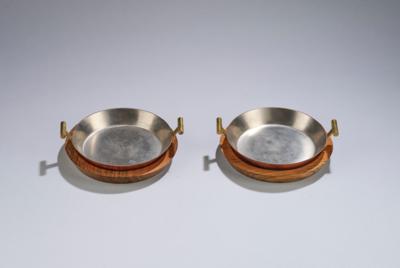 Two small pans ('Eierspeispfannen') with wooden supports, model number: 4601, Carl Auböck, Vienna c. 1960 - Secese a umění 20. století