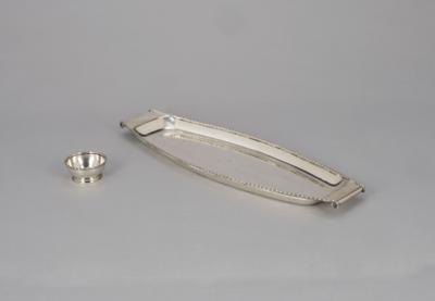 A two-piece silver set: an oblong tray and a salt cellar, Vienna, by May 1922 - Jugendstil and 20th Century Arts and Crafts