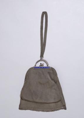 An Art Deco evening bag with silver handle and enamelled decoration, c. 1920 - Secese a umění 20. století