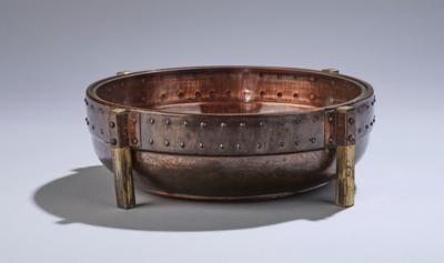 A centrepiece bowl in Arts & Crafts style, c. 1900 - Secese a umění 20. století