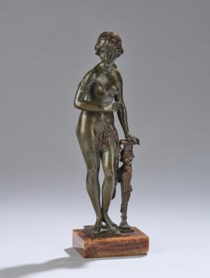 A bronze female figure with base, c. 1930 - Secese a umění 20. století