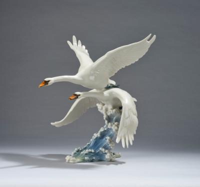 Hans Achtziger, two flying swans on a wave base in relief, Lorenz Hutschenreuther Kunstabteilung Selb - Jugendstil and 20th Century Arts and Crafts