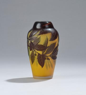 A small vase with fuchsia decor, Emile Gallé, Nancy, c. 1910 - Jugendstil and 20th Century Arts and Crafts