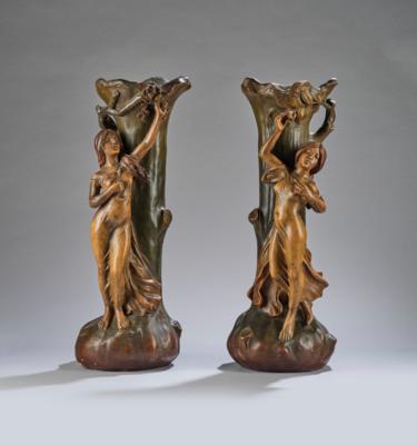 A pair of tall “tree vases” with raised female figures, c. 1900/20 - Jugendstil e arte applicata del XX secolo