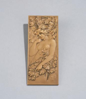 Stanislav Sucharda (1866-1916), Plakette aus Bronze mit weiblichem Halbakt und Lorbeerzweigen, Entwurf: um 1900 - Kleinode des Jugendstils & Angewandte Kunst des 20. Jahrhunderts