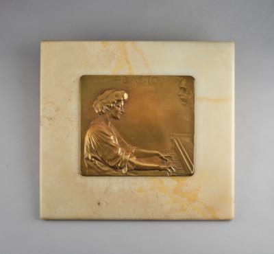 Stefan Schwartz (Austria, 1851-1924), bronze relief: "Adagio" - depiction of a woman at the piano with a profile of Ludwig van Beethoven - Jugendstil e arte applicata del XX secolo