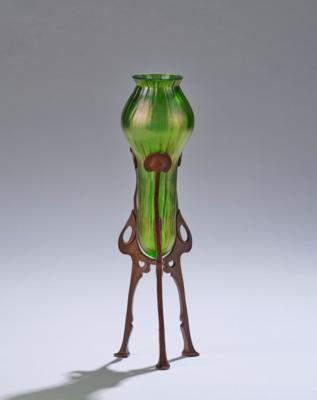 A vase with leaf-shaped metal mount, probably Wilhelm Kralik Sohn, Eleonorenhain, form and decoration: c. 1905 - Secese a umění 20. století