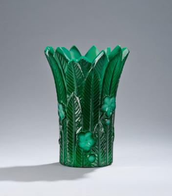 A vase with floral motifs, designed by Alexander Pfohl, form and decoration: 1931-35, Heinrich Hoffmann, Gablonz - Jugendstil e arte applicata del XX secolo