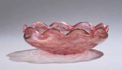 A wide bowl, design attributed to Otto Thamm, 1902, Raffinerie und Glasfabrik Fritz Heckert - Secese a umění 20. století