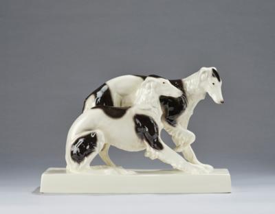 Beaume (i. e. Wilhelm Bormann), two standing greyhounds (Borzoi) on a rectangular base, model number 3878, designed in around 1910/12, executed by Wiener Manufaktur Friedrich Goldscheider, by c. 1941 - Jugendstil e arte applicata del XX secolo