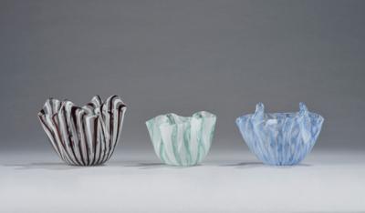 Three ‘Fazzoletto’ vases, one of them marked Venini, Murano - Secese a umění 20. století