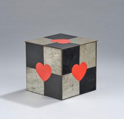 Eduard Scotland (1885-1945), a cubic Christmas box with heart decoration for Kaffee Haag, 1932 - Secese a umění 20. století
